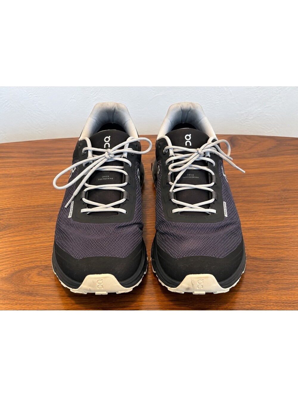On Cloudventure Waterproof Women’s Trail Running Shoes – Size 9